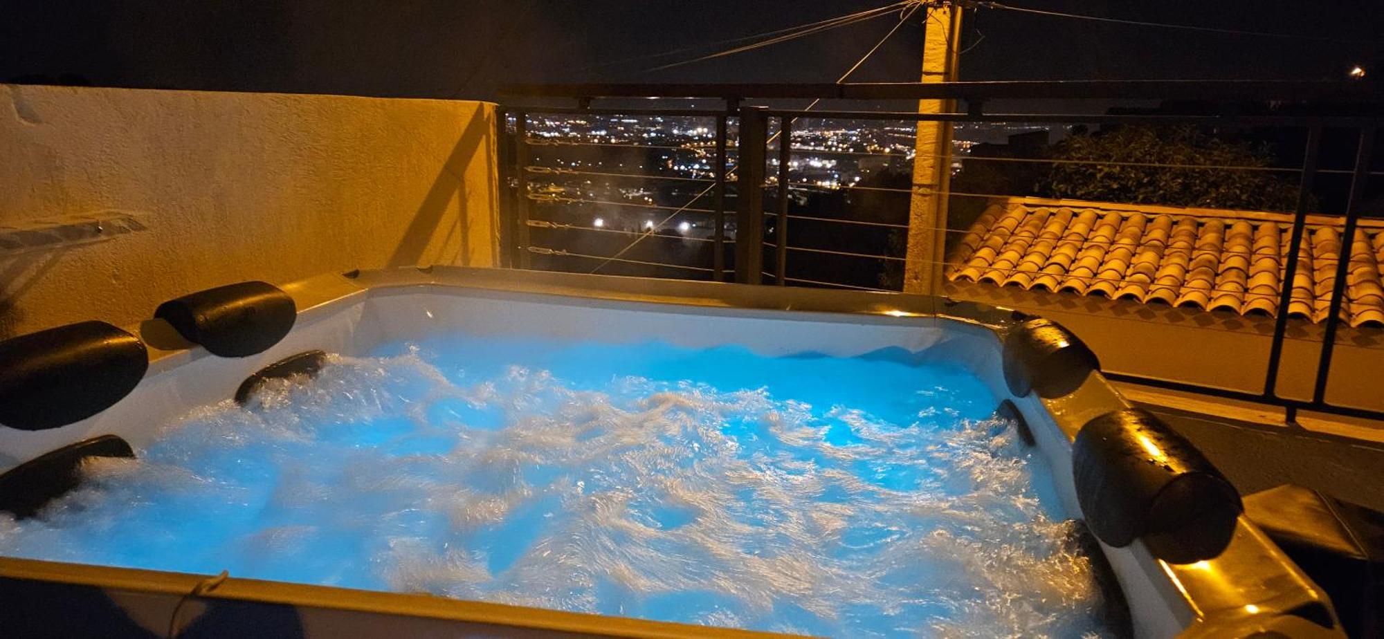 Villa Bella Piscine & Jacuzzi *